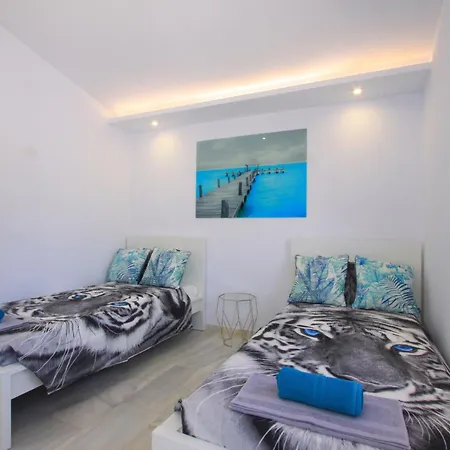 Modern Penthouse Frontline Urbanisation