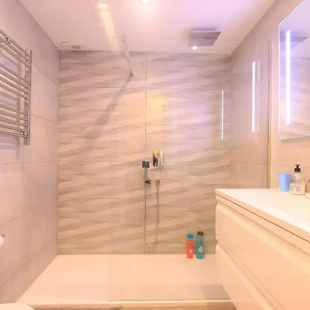 Modern Penthouse Frontline Urbanisation * Marbella