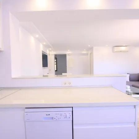 Modern Penthouse Frontline Urbanisation * Marbella