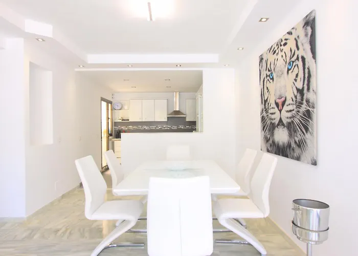 Modern Penthouse Frontline Urbanisation Marbella