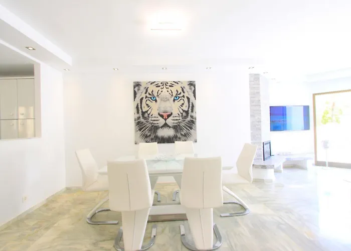 Modern Penthouse Frontline Urbanisation Marbella