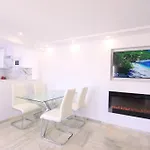 Modern Penthouse Frontline Urbanisation Marbella