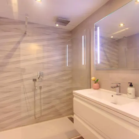 Modern Penthouse Frontline Urbanisation Apartament