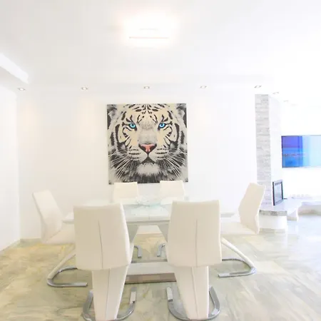 Modern Penthouse Frontline Urbanisation Marbella