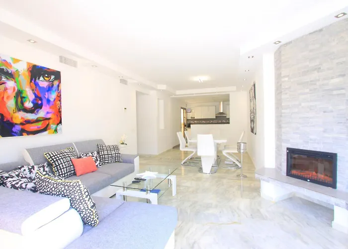 Modern Penthouse Frontline Urbanisation