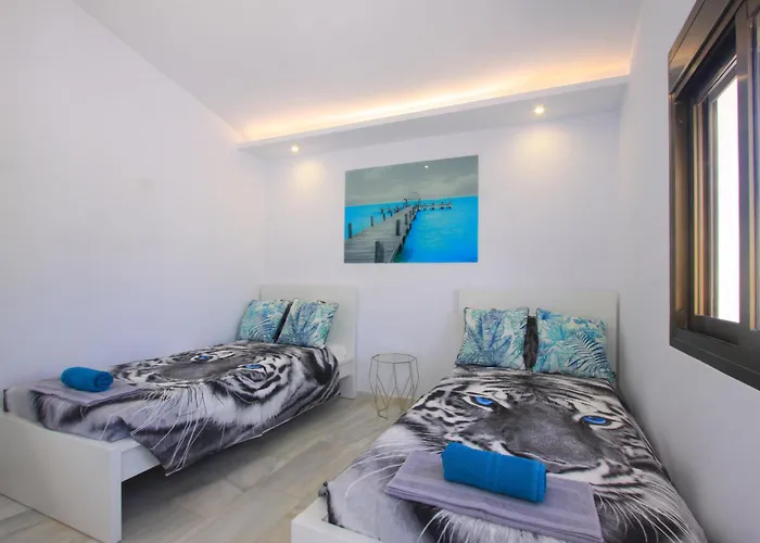 Modern Penthouse Frontline Urbanisation