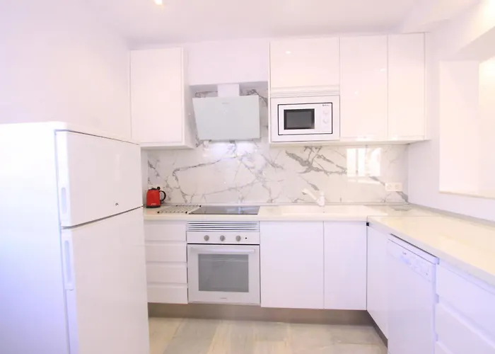 Апартаменти Modern Penthouse Frontline Urbanisation Марбелья